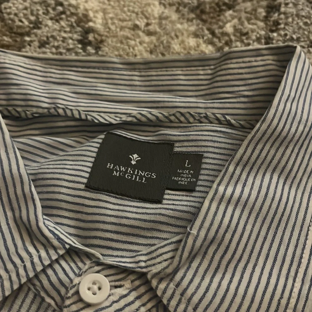 Button down - Picture 2 of 4